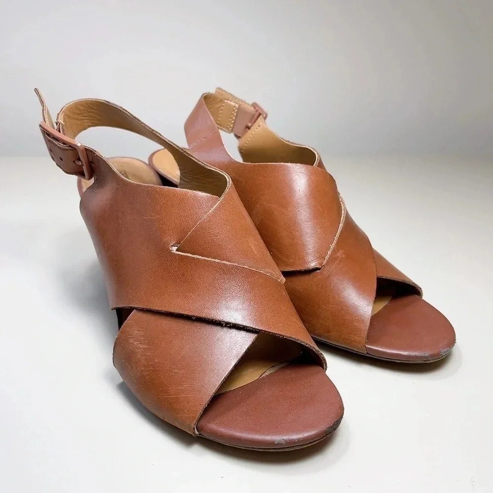Clarks Deva Janie Tan Leather Crisscross Stacked  Heel Sandal